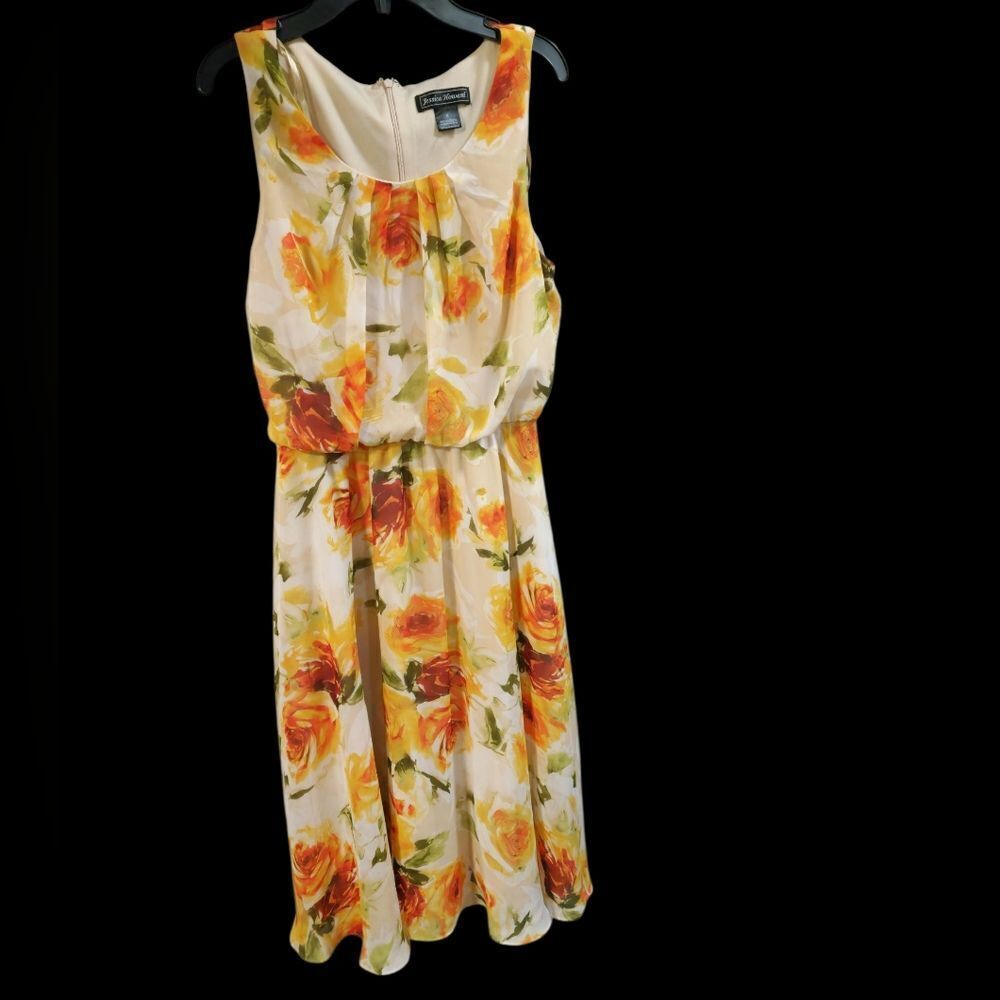 Jessica Howard lightweight floral dress